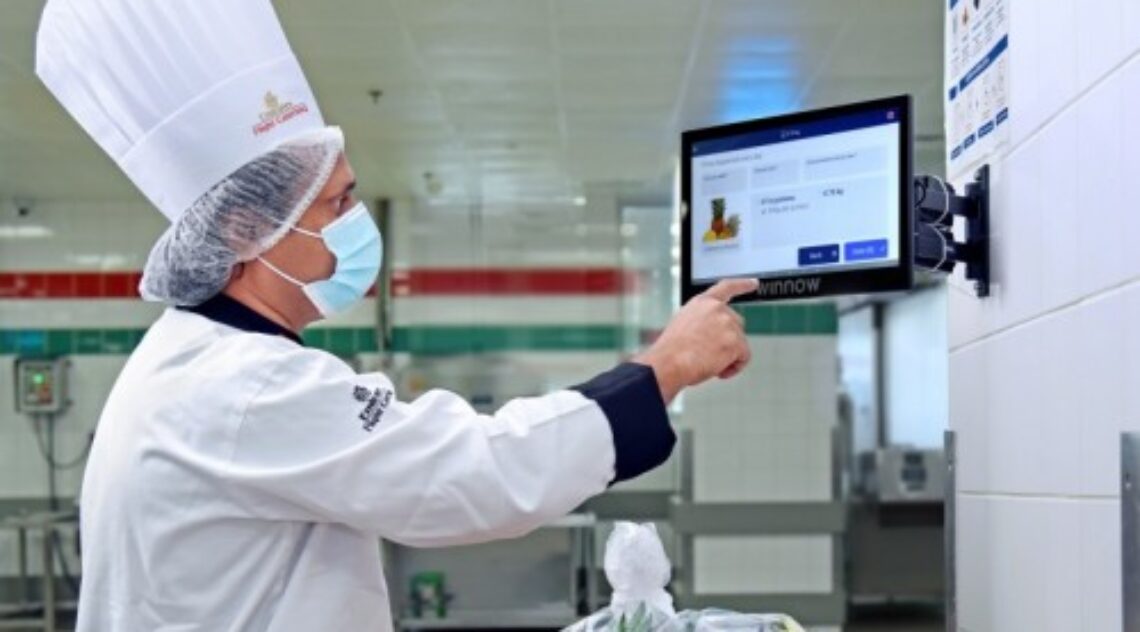 Emirates Flight Catering Leverages AI Technology To Reduce Food Waste By 35%